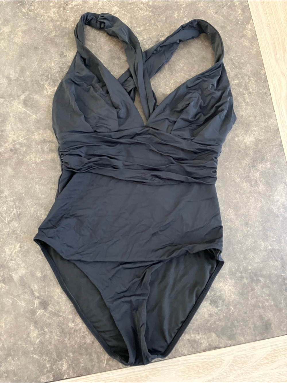 Qinsen black swimsuit